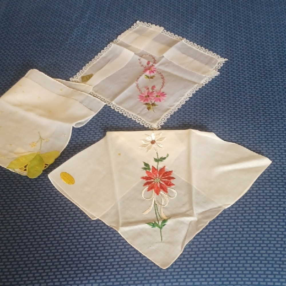 NEW 3 Hankies